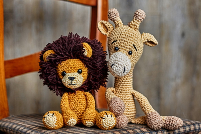Löwe und Giraffe aus Baumwollgarn